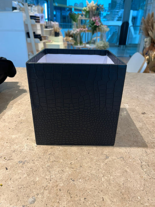 Square LEATHER BOX BLACK1717