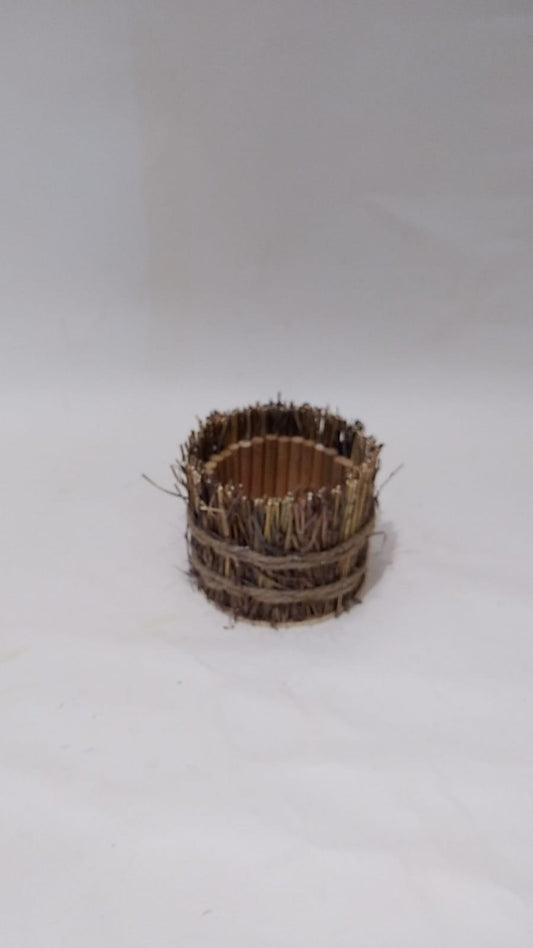 Round wood basket 1012
